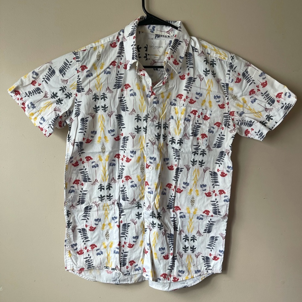 Saturday’s print short sleeve button down